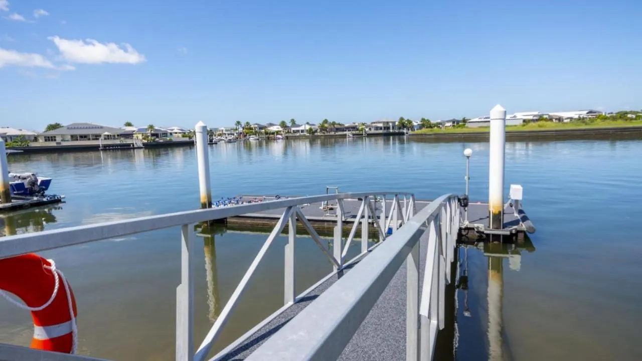 Tatil Evi Dog Friendly Home With Canal Views Banksia Beach